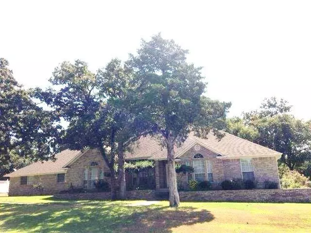 700 Kiowa Drive W, Gainesville, TX 76240