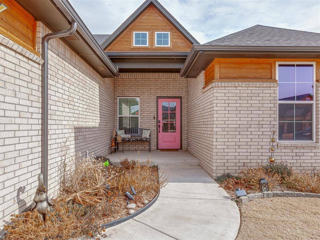 9312 Taggert Lane, Yukon, OK 73099