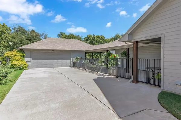 Burleson, TX 76028,612 Joy Court