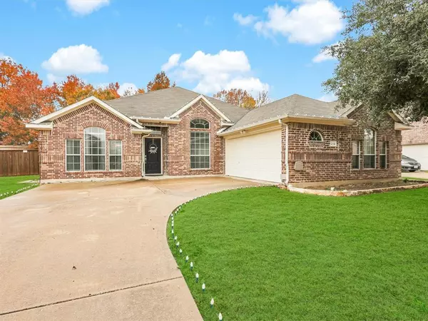 216 Moses Drive, Glenn Heights, TX 75154