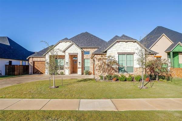 13921 E Riviera Drive, Fort Worth, TX 76028