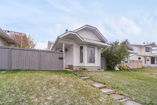 Calgary, AB T3K 3C4,211 Sandstone DR Northwest