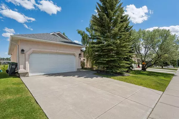 82 Gleneagles Close, Cochrane, AB T4C1N7