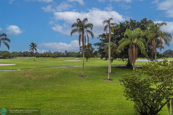 Weston, FL 33326,16200 Golf Club Rd  #203