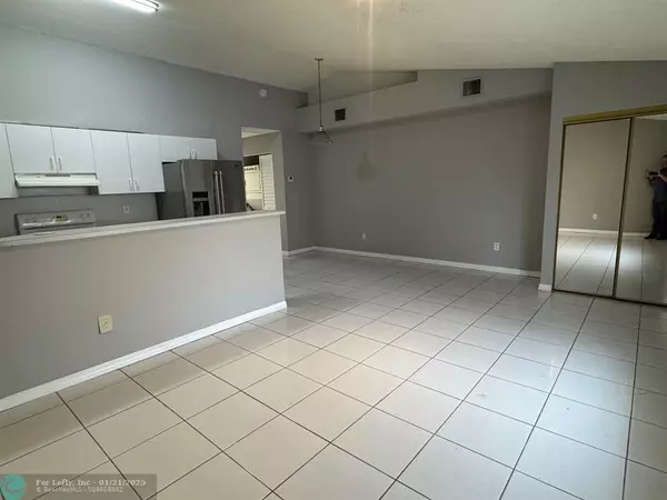 Hallandale Beach, FL 33009,500 NE 3rd St  #112