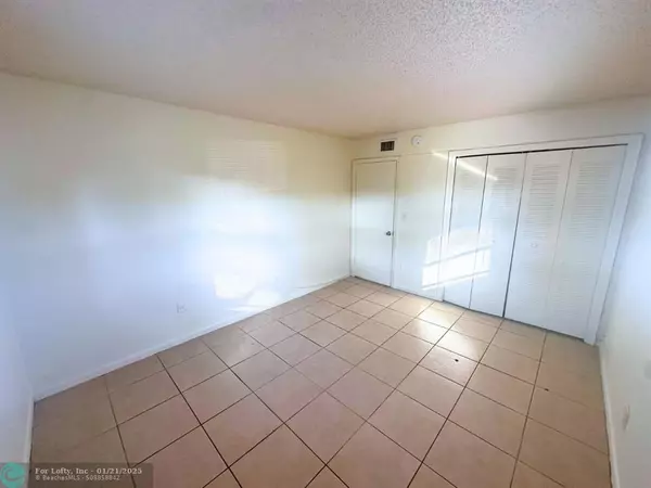 2221 NW 58th Ter  #33, Lauderhill, FL 33313