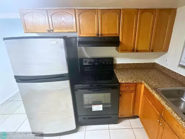 Lauderhill, FL 33313,2221 NW 58th Ter  #33