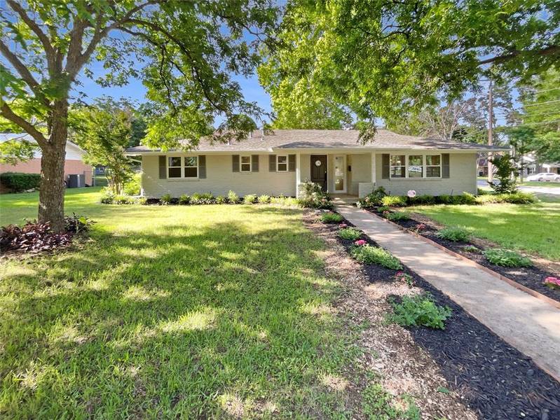 1930 W 2nd Street, Arlington, TX 76013