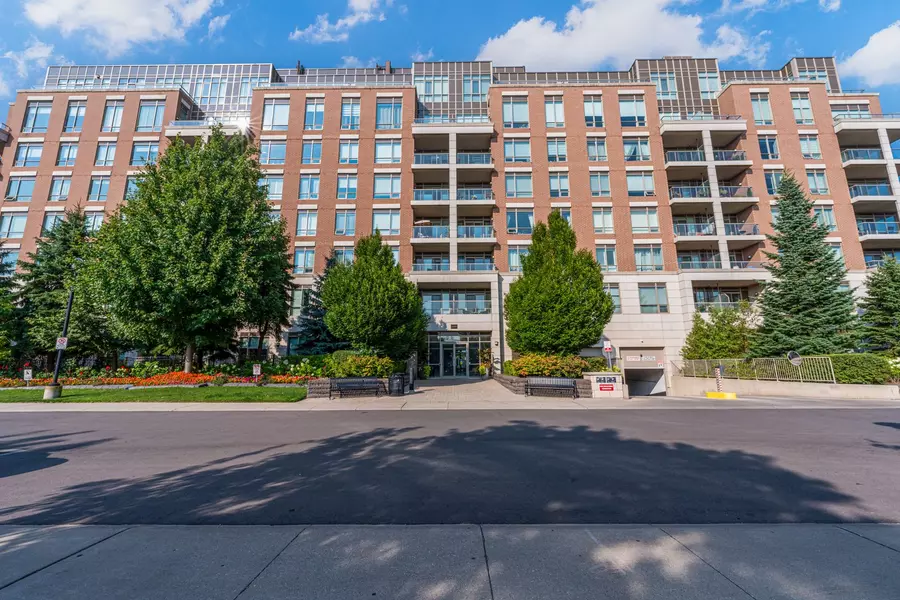 2470 Prince Michael DR #614, Oakville, ON L6H 7E4