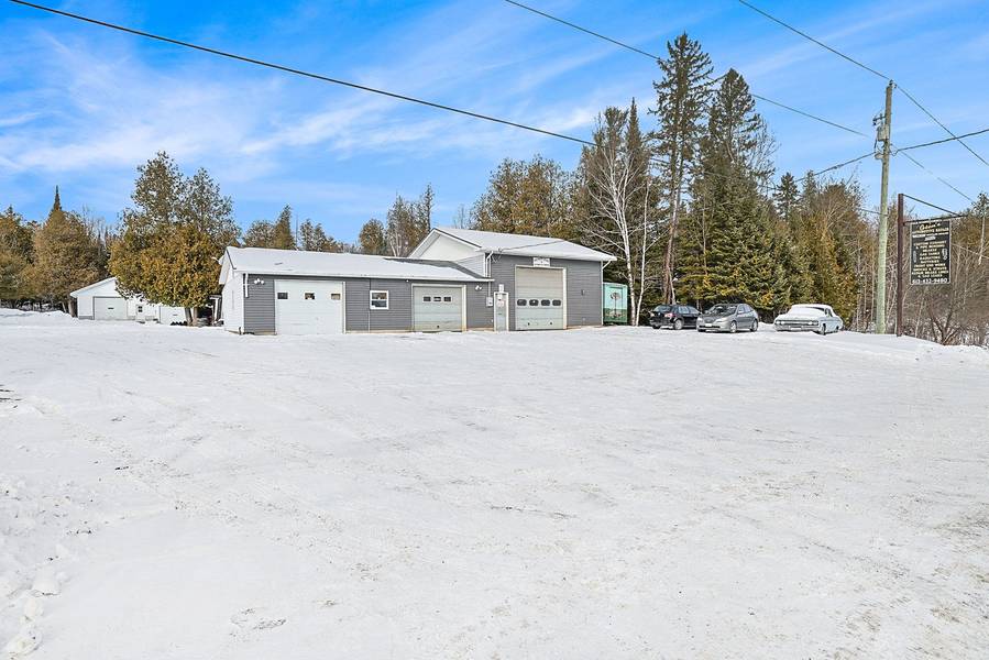 531 Whelan RD S, Renfrew, ON K7V 3Z7