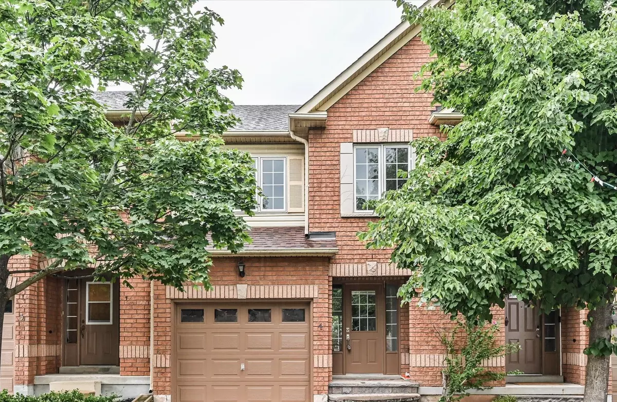 Oakville, ON L6M 4M6,1489 Heritage WAY #4