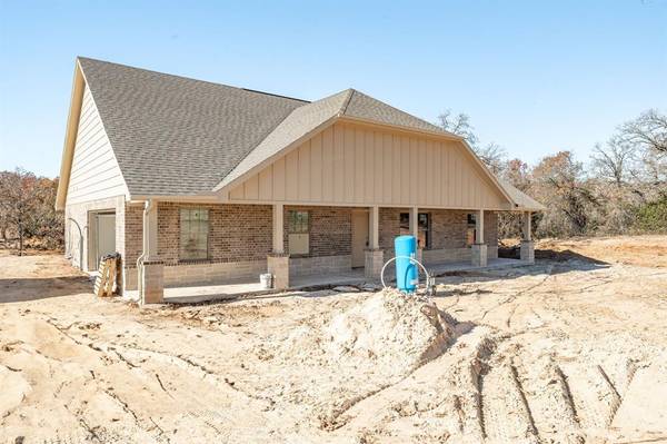 1004 Leo Lane, Poolville, TX 76487