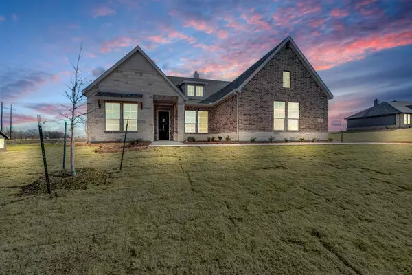 360 Big Bend Trail, Valley View, TX 76272