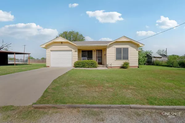 Coleman, TX 76834,916 Peach Street