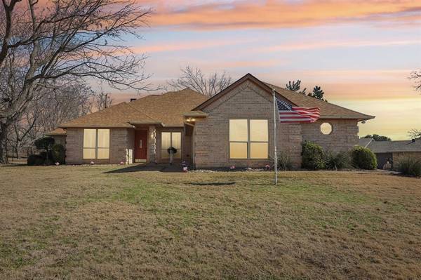 9621 Monticello Drive, Granbury, TX 76049