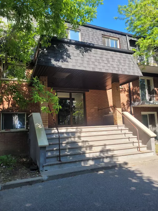 Whitby, ON L1N 2R3,576 Mary ST E #103