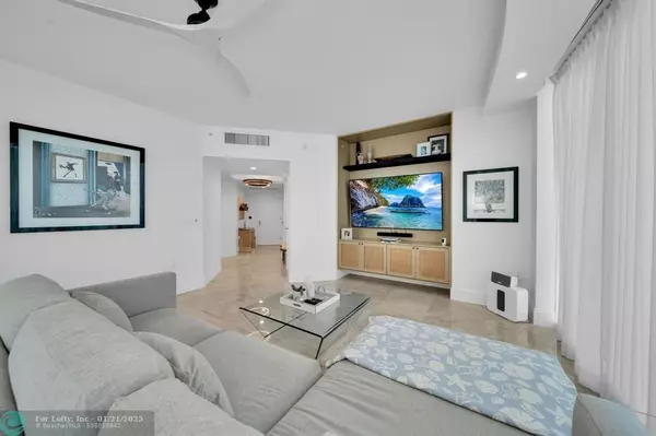 Fort Lauderdale, FL 33301,333 Las Olas Way  #2207