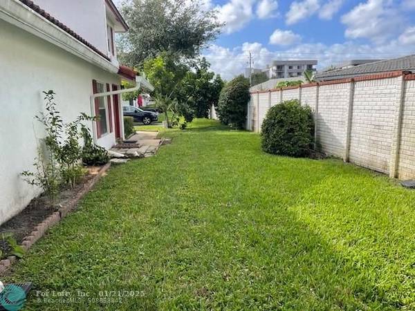 Coral Springs, FL 33065,8957 NW 23rd St  #8957