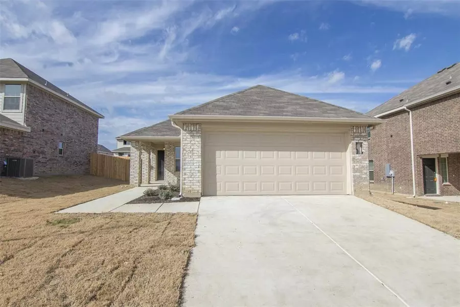 1700 Bobolink Drive, Ennis, TX 75119