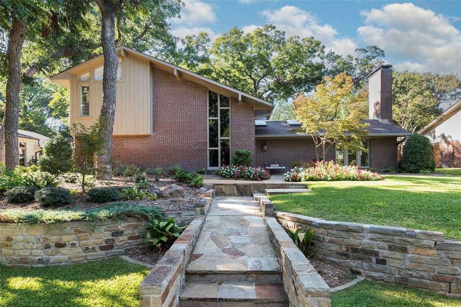 2413 W Prairie Creek Drive, Richardson, TX 75080