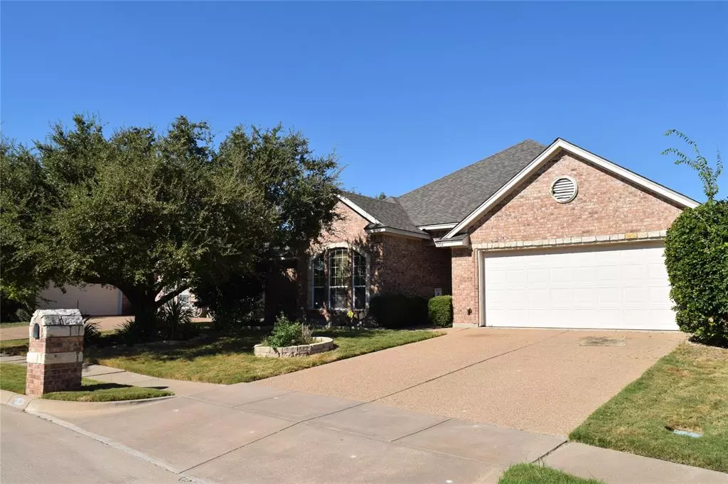 Saginaw, TX 76179,1004 Greenbriar Court