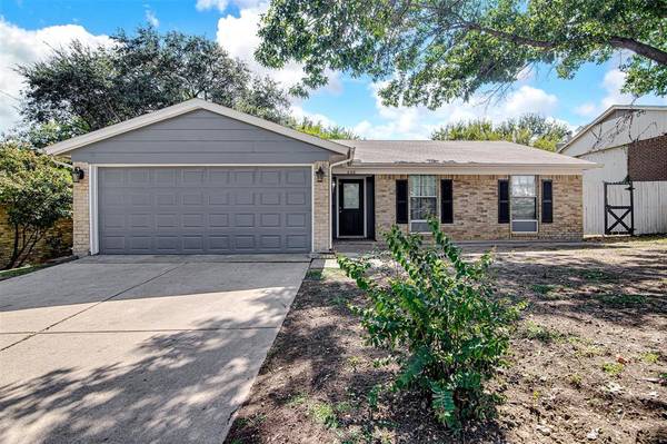 600 Trail Lake Drive,  Crowley,  TX 76036