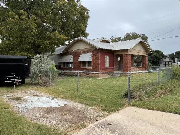 Brownwood, TX 76801,1216 3rd Street