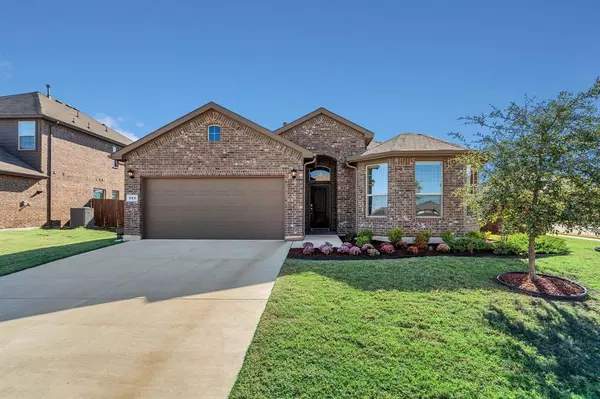 553 Lindisfarne Lane, Saginaw, TX 76131