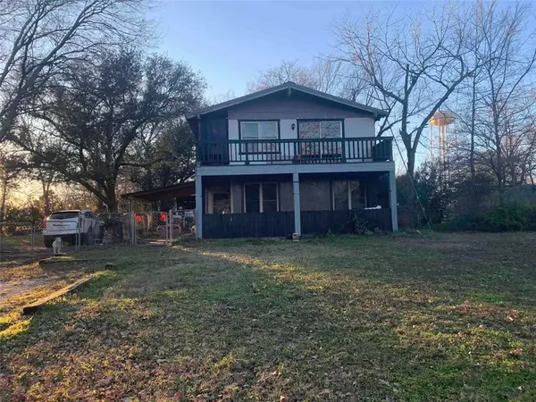 242 Club Park Court, East Tawakoni, TX 75472