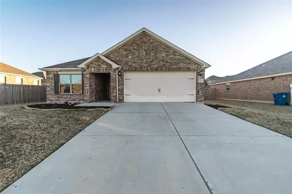 4014 Lakeview Drive, Sanger, TX 76266