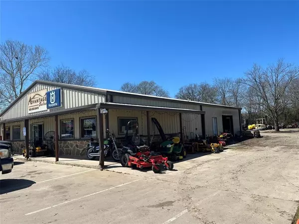 1521 N State Highway 121, Bonham, TX 75418