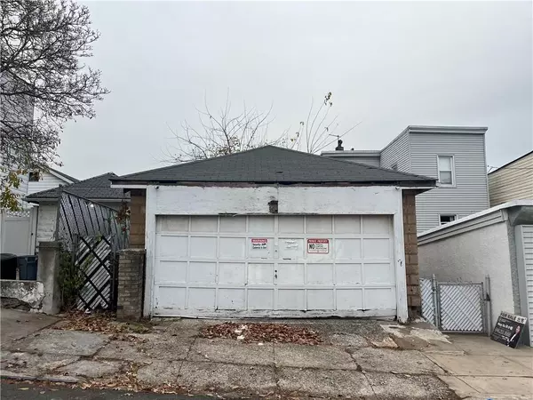 Staten  Island, NY 10305,279 Clifton AVE