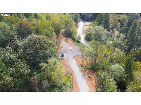 327 N GOBLE CREEK RD, Kelso, WA 98626