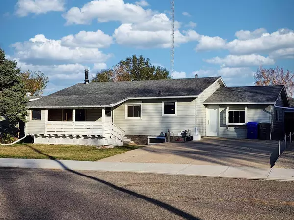 240 53 AVE East, Claresholm, AB T0L 0T0