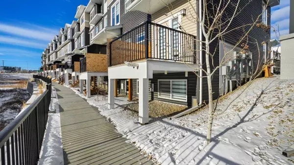 Calgary, AB T3R 0Z8,1005 Sage Hill GRV Northwest