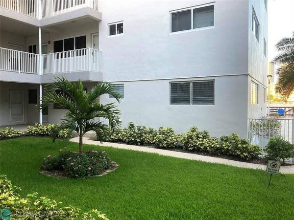 Hallandale Beach, FL 33009,462 Golden Isles Dr  #101