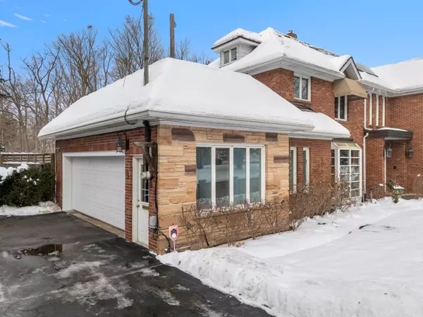 Kitchener, ON N2M 2R8,32 Maple Hill DR