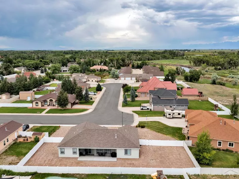 1112 Riverbend Ct, Alamosa, CO 81101