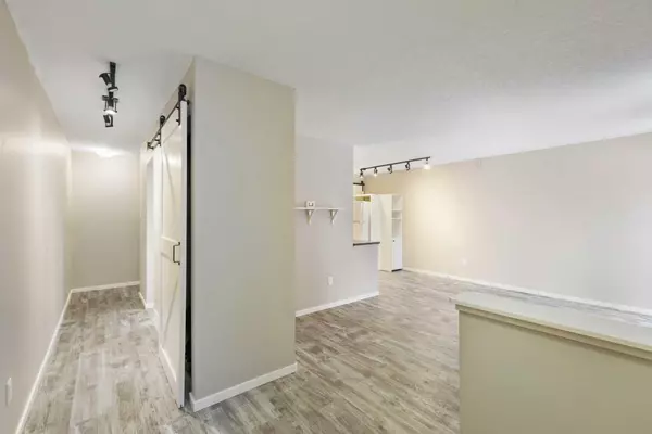 Calgary, AB T3E 3P4,3513 43 ST SW