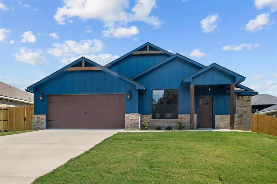 16313 Crossing Circle, Lindale, TX 75771