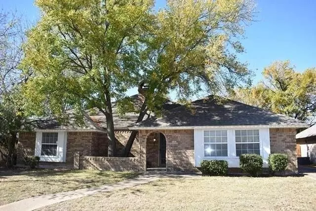 7808 Silveridge Drive, Fort Worth, TX 76133