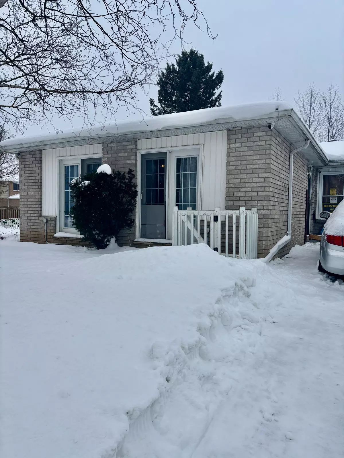 Simcoe, ON L4M 5P8,23 Bluejay DR