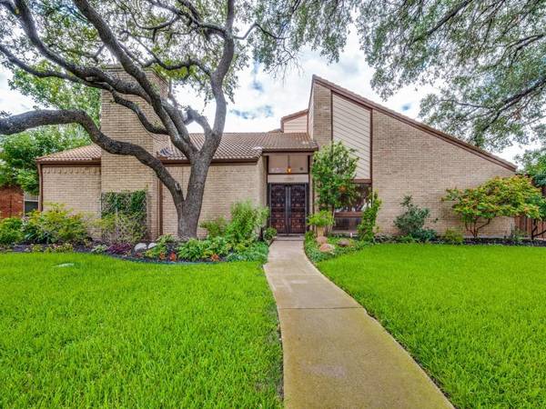 10259 Chimney Hill Lane,  Dallas,  TX 75243