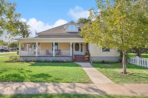 505 N Denton Avenue, Justin, TX 76247