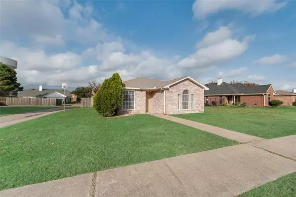 2141 Kirkwood Street, Mesquite, TX 75149