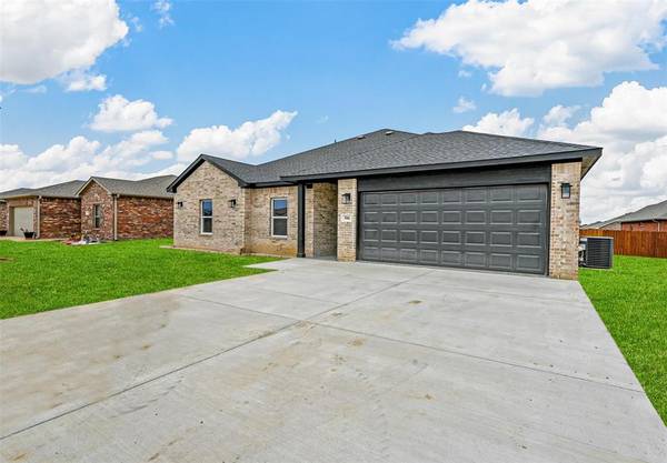 306 Day Drive, Mabank, TX 75147