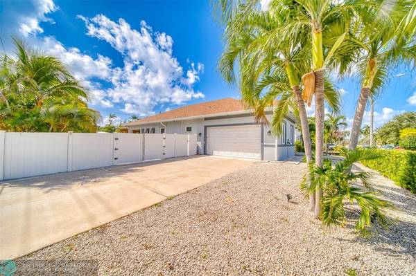 Dania Beach, FL 33004,207 SW 11th St