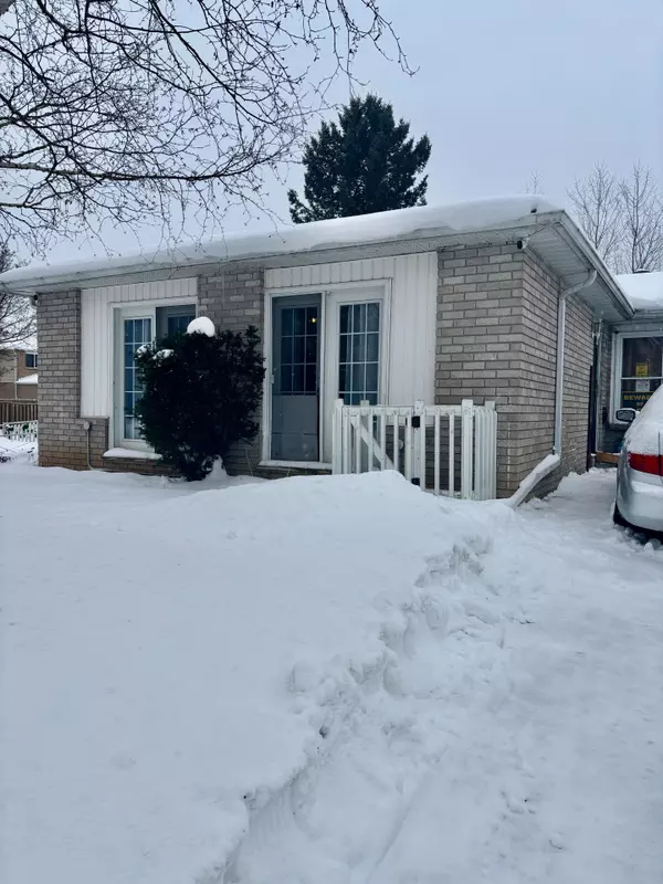 23 Bluejay DR, Barrie, ON L4M 5P8