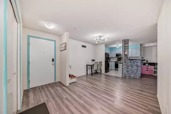 Calgary, AB T1Y7L1,2600 66 ST Northeast #2203