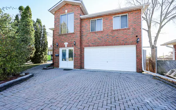 83 Burr AVE, Toronto W04, ON M6L 1V3